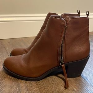 Heeled booties
